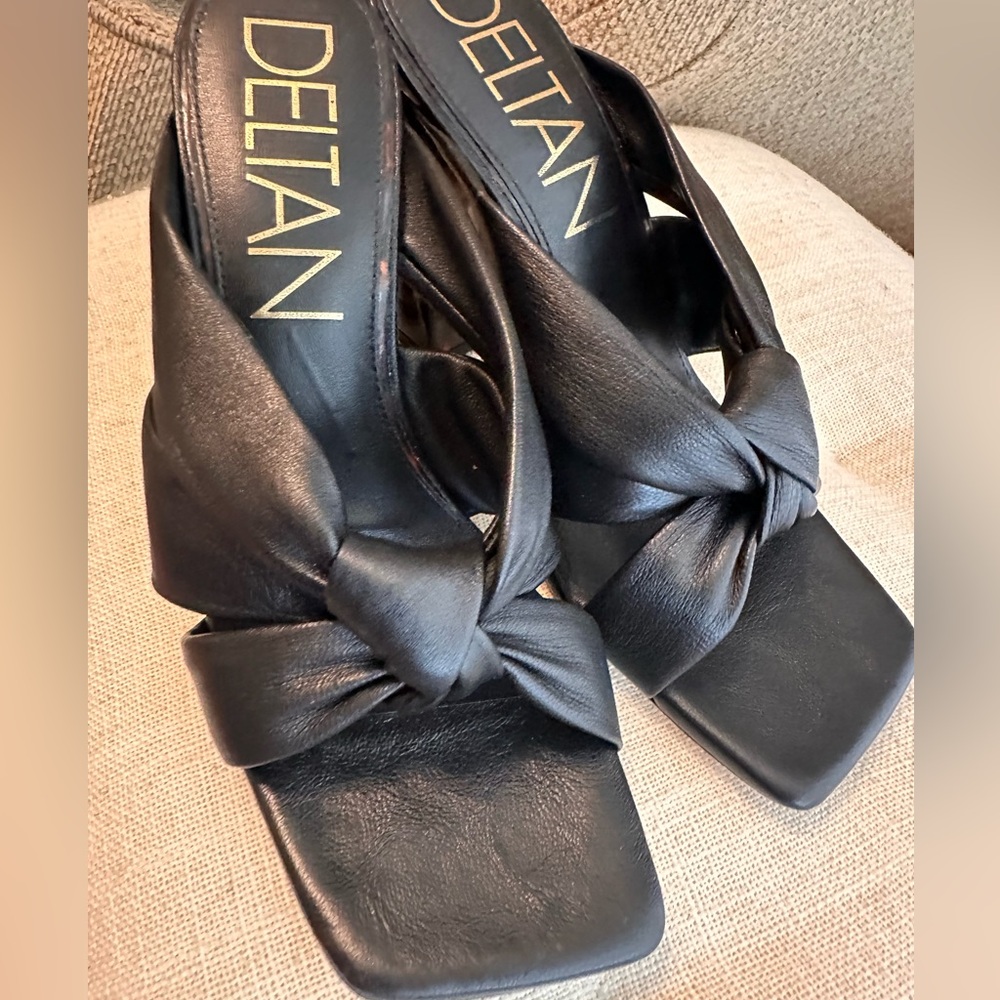 Excellent condition Deltan black leather knot with tortoise heel size 8 - Picture 6 of 8
